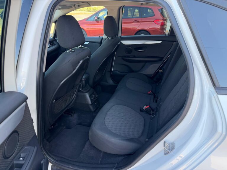 BMW 216D ACTIVE TOURER (11)