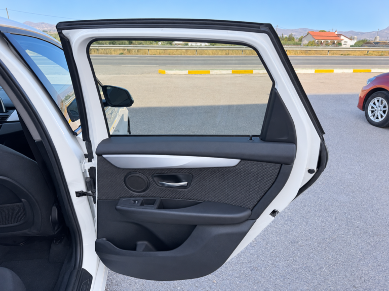 BMW 216D ACTIVE TOURER (17)