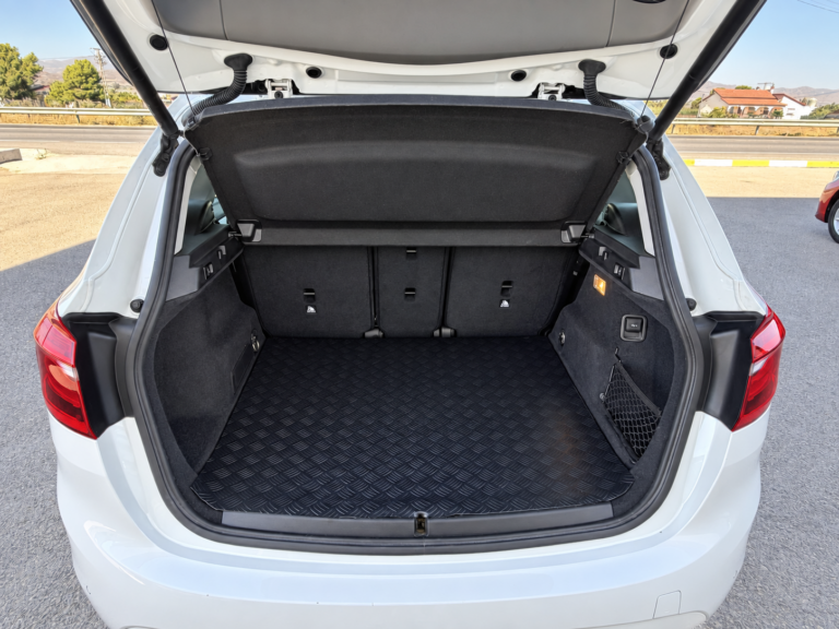 BMW 216D ACTIVE TOURER (18)