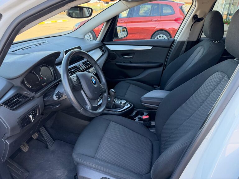 BMW 216D ACTIVE TOURER (8)