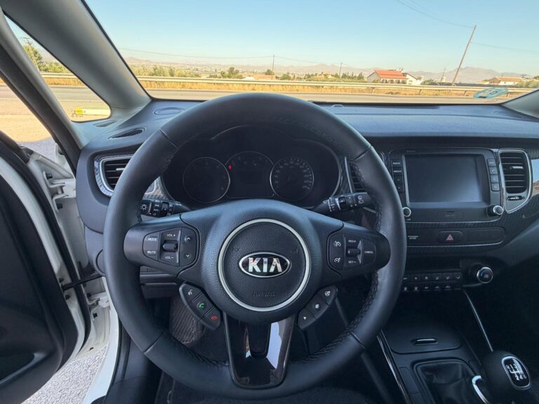 KIA CARENS 9